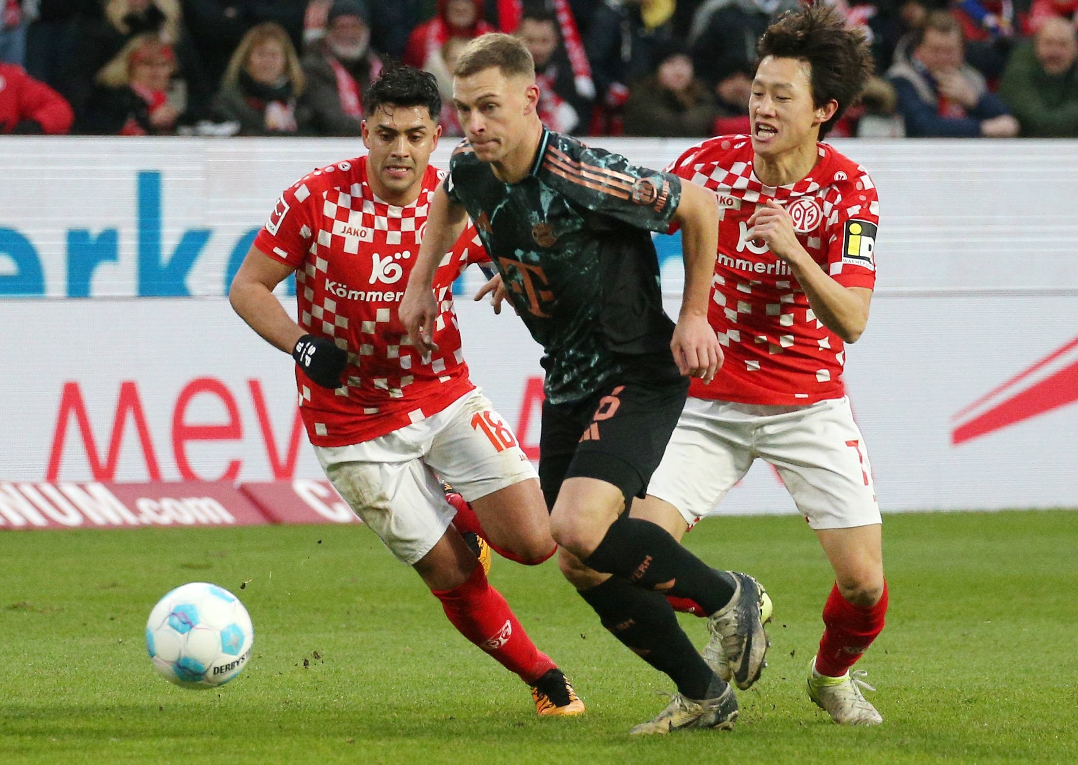 欧博官网登录入口 -关于尤文图斯场边指挥情绪激动,拜仁队员怒摔水瓶的信息